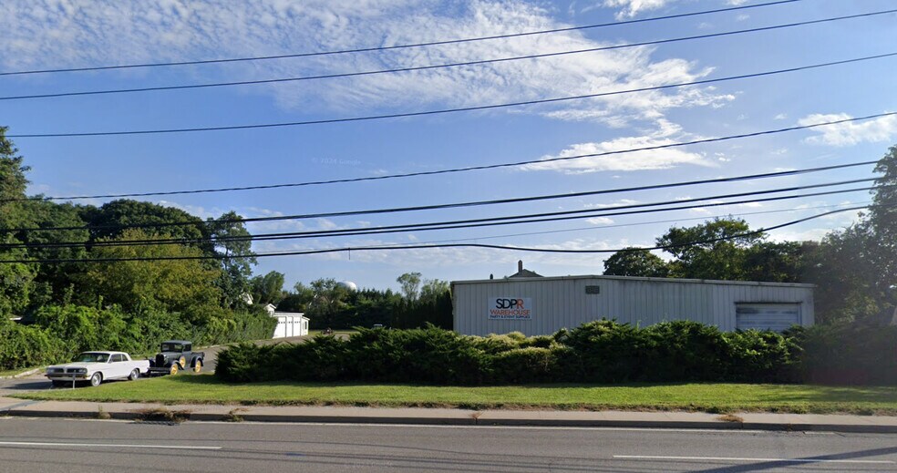 More Photos Of 218 County Road 39, Southampton Warehouse For Lease