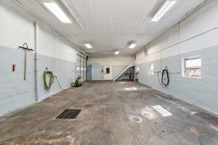 More Photos Of 308 S Beaton St, Corsicana Office For Sale
