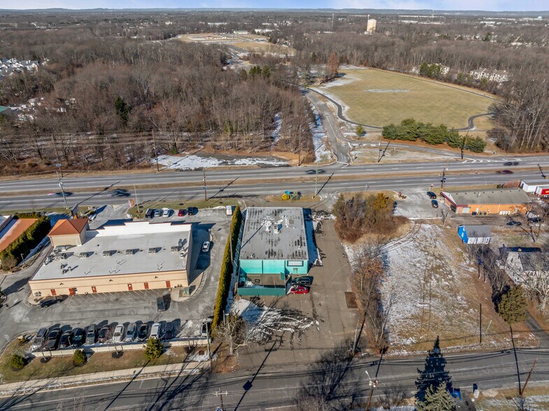 More Photos Of 2086 US Highway 130, North Brunswick Showroom For Lease