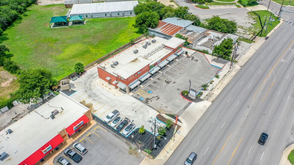More Photos Of 1427 Bandera Rd, San Antonio Storefront For Lease