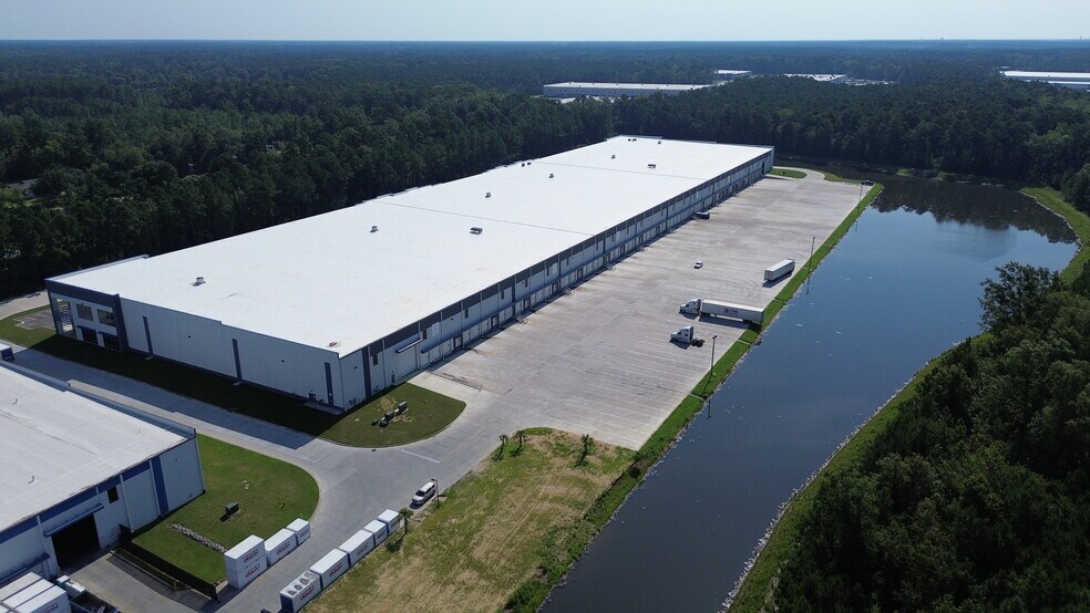 More Photos Of 840 Drop Off Drive, Summerville Warehouse For Lease