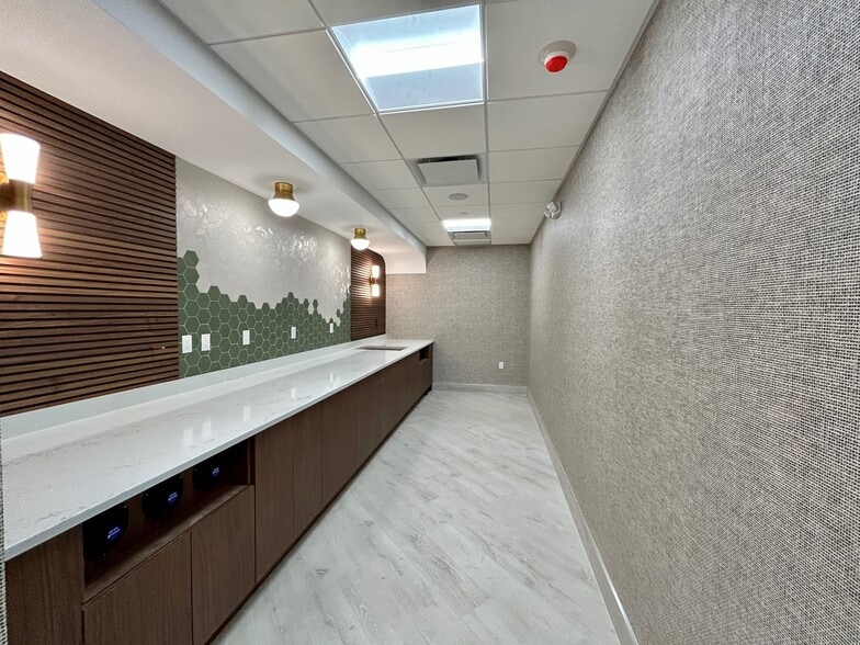 More Photos Of 534 Broadhollow Rd, Melville Office For Lease