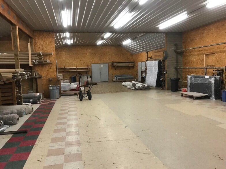 More Photos Of 104 Lenox Ave, Oneida Freestanding For Sale