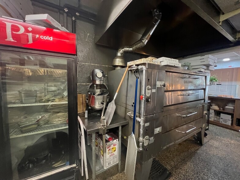 More Photos Of 473-475 Ashford Ave, Ardsley Office For Lease