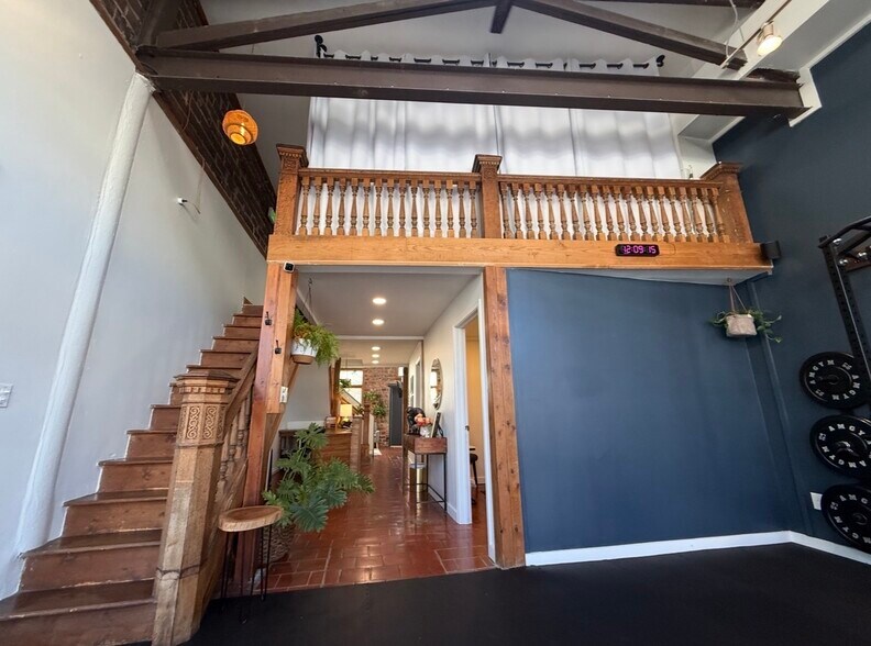 More Photos Of 1033 Monroe Dr, Atlanta Storefront Retail Office For Sale