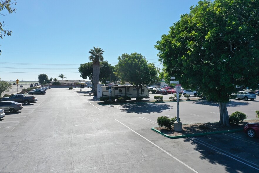More Photos Of 4833-4917 S Rose Ave, Oxnard Supermarket For Sale