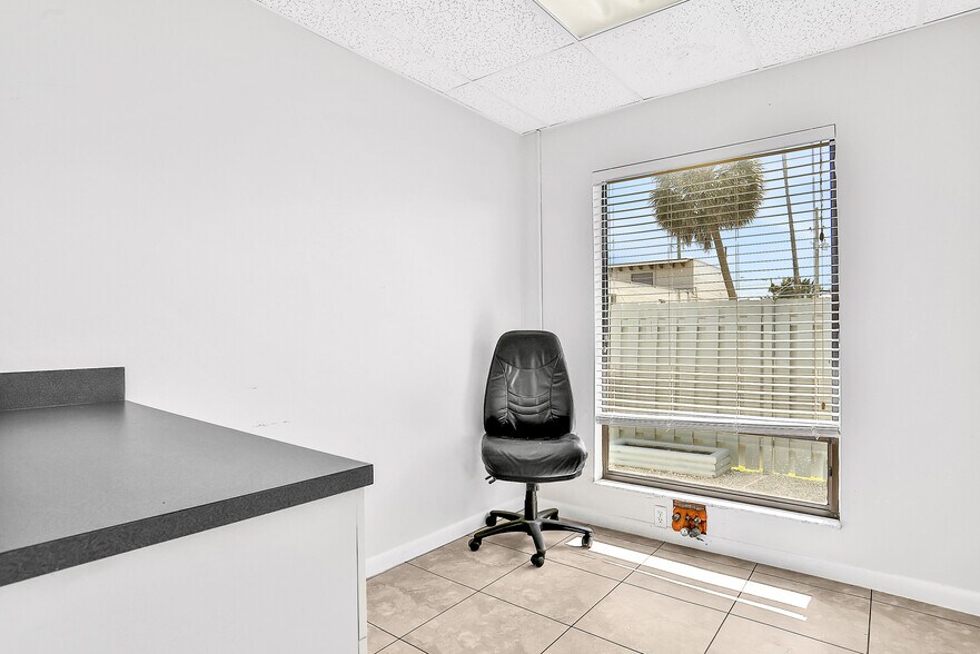 More Photos Of 162 Peninsula Dr S, Daytona Beach Medical For Sale