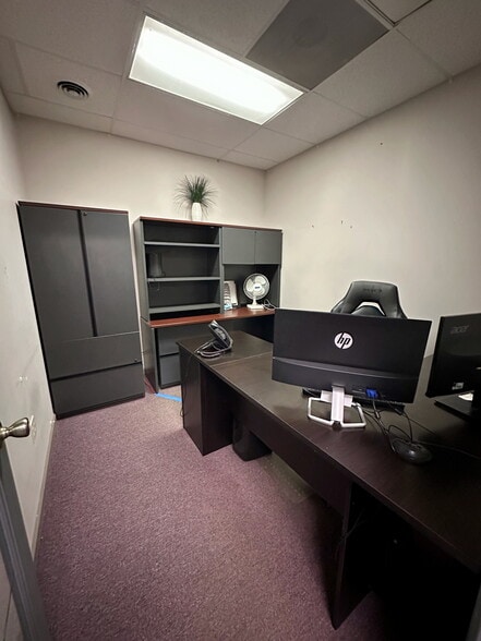 More Photos Of 510 E Main St, Carnegie Office For Sale