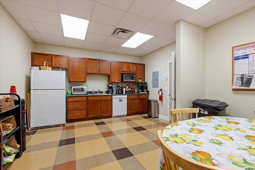 More Photos Of 2477 Tim Gamble Pl, Tallahassee Medical For Sale