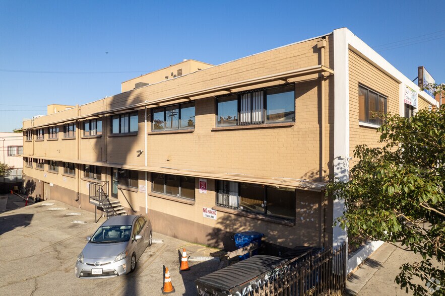 More Photos Of 3242 W 8th St, Los Angeles Medical For Lease