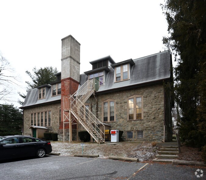 More Photos Of 400 Greenwood Ave, Wyncote Office For Lease