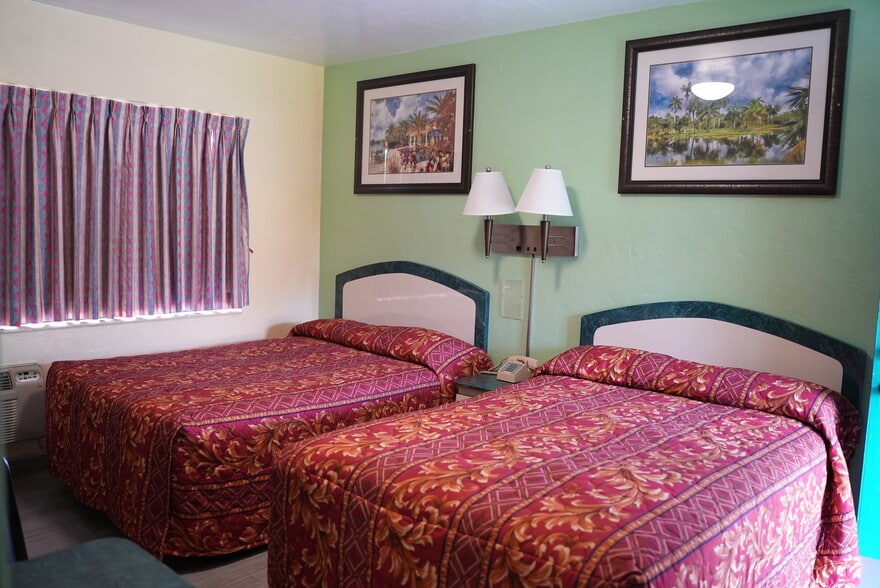 More Photos Of 418 S Federal Hwy, Hollywood Hotel For Sale