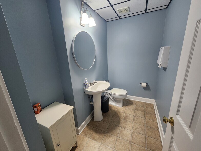 More Photos Of 4727 Cornell Rd, Blue Ash Office For Lease