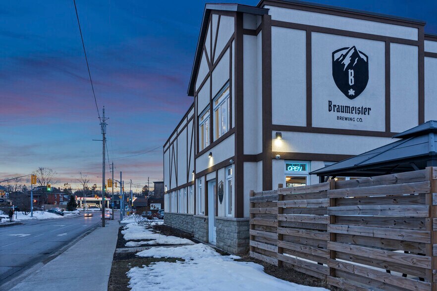 More Photos Of 19 Moore St, Carleton Place General Retail For Sale