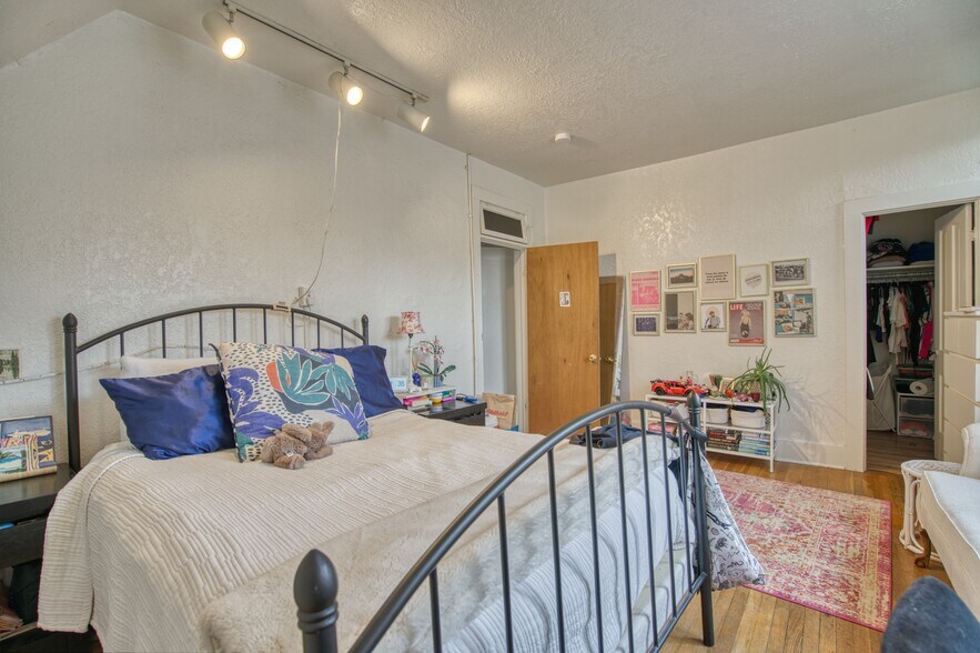 More Photos Of 1034 Spruce St, Boulder Apartments For Sale