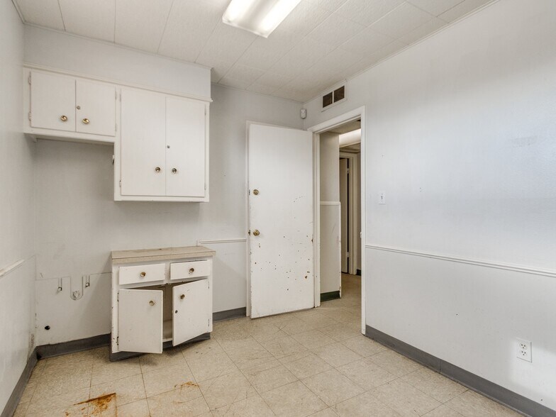 More Photos Of 5835 S Pennsylvania Ave, Oklahoma City Medical For Sale