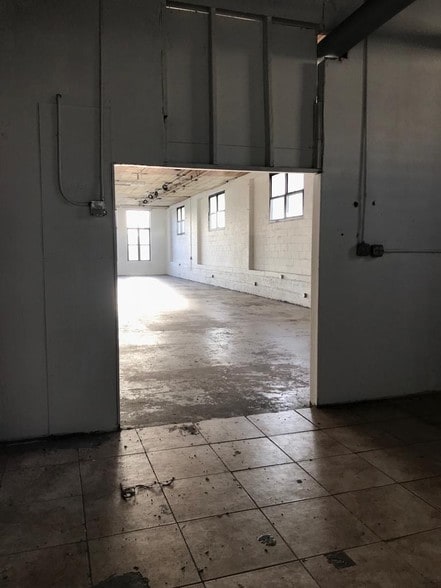 More Photos Of 207-229 42nd St, Brooklyn Warehouse For Lease