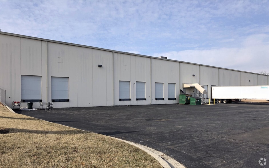 More Photos Of 8601 Ritchie Dr, Capitol Heights Warehouse For Lease