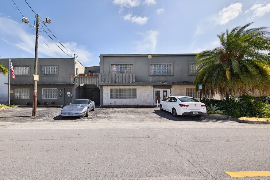 More Photos Of 936-940 NW 1st St, Fort Lauderdale Warehouse For Sale