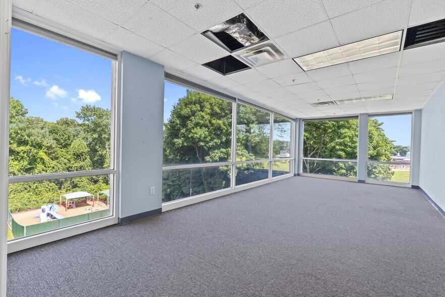 More Photos Of 1445 Boston Post Rd, Guilford Medical For Lease