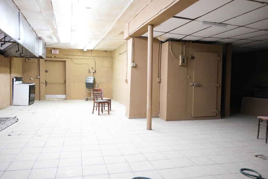 More Photos Of 985 S Clinton Ave, Rochester Restaurant For Sale