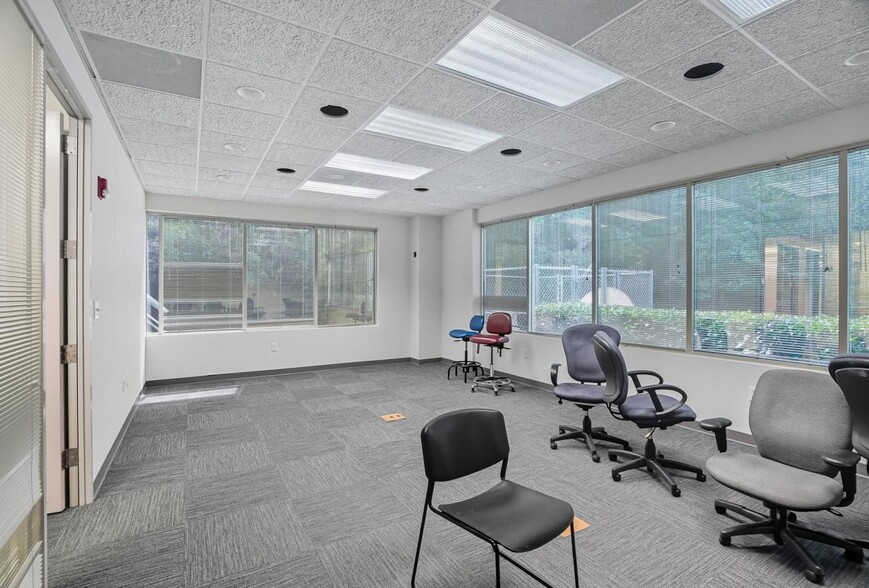 More Photos Of 4233 Technology Dr, Durham Research And Development For Lease