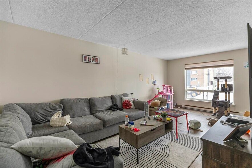 More Photos Of 269 Goulais Av, Sault Ste. Marie Apartments For Sale