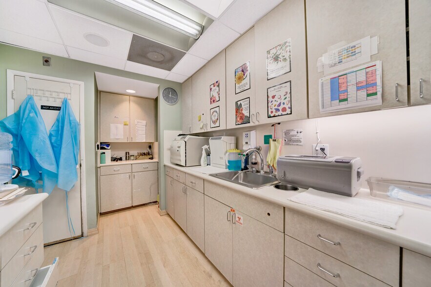 More Photos Of 10505 W Pico Blvd, Los Angeles Medical For Sale