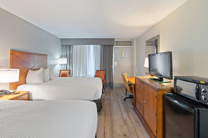 More Photos Of 1381 W Tunnel Blvd, Houma Hotel For Sale