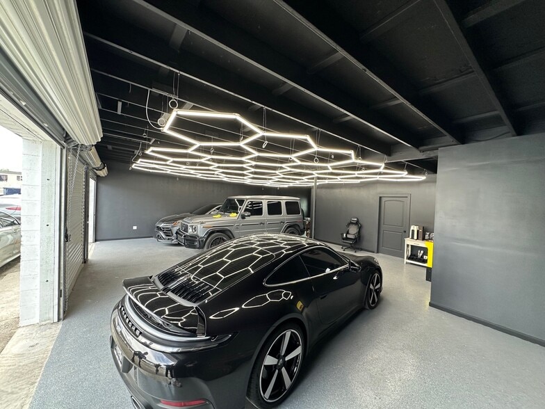 More Photos Of 13228-13234 Sherman Way, North Hollywood Warehouse For Lease