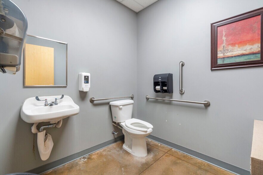 More Photos Of 3758 Hwy 412 E, Siloam Springs Freestanding For Sale