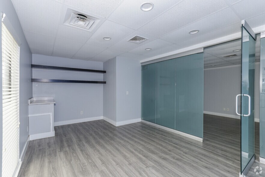 More Photos Of 4641 S Braden Ave, Tulsa Office For Sale