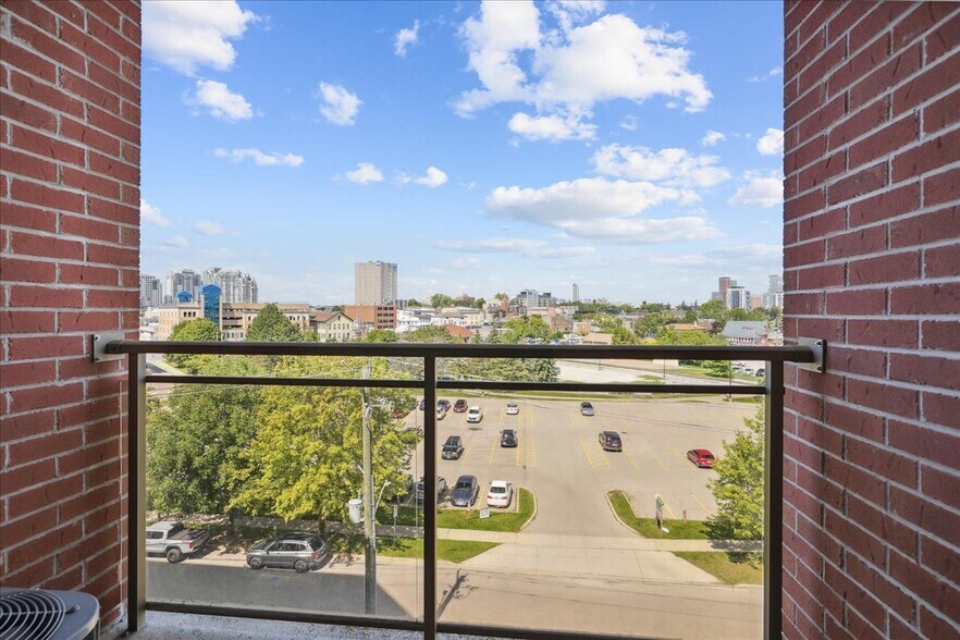 More Photos Of 50 Richmond St E, Oshawa Apartments For Sale