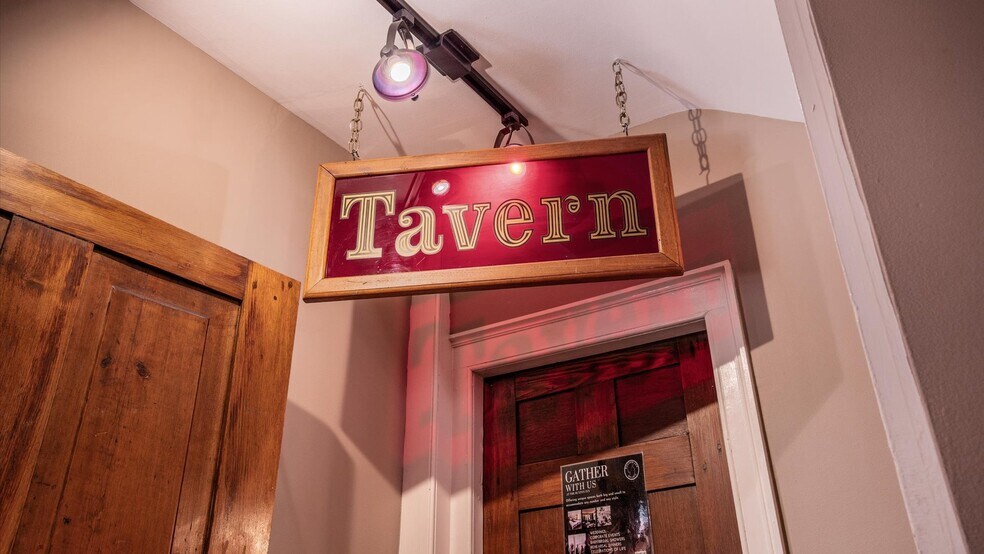 More Photos Of 313 Broadway E, Granville Hotel For Lease