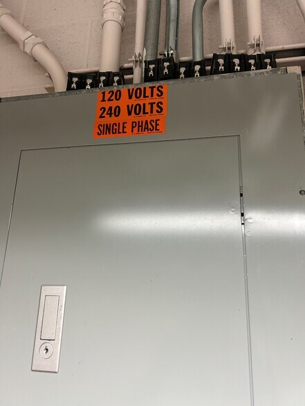 More Photos Of 1800 Union St, Lafayette Office For Sale