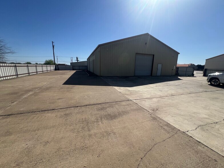 More Photos Of 1503 W Stan Schlueter Loop, Killeen Industrial For Lease