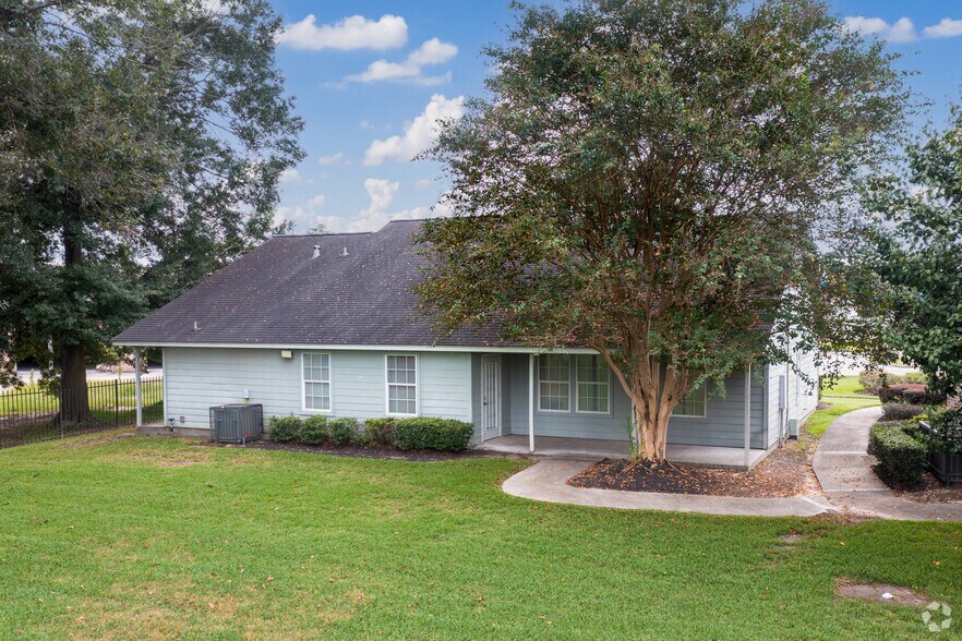 More Photos Of 14504 North Fwy, Houston Office For Sale