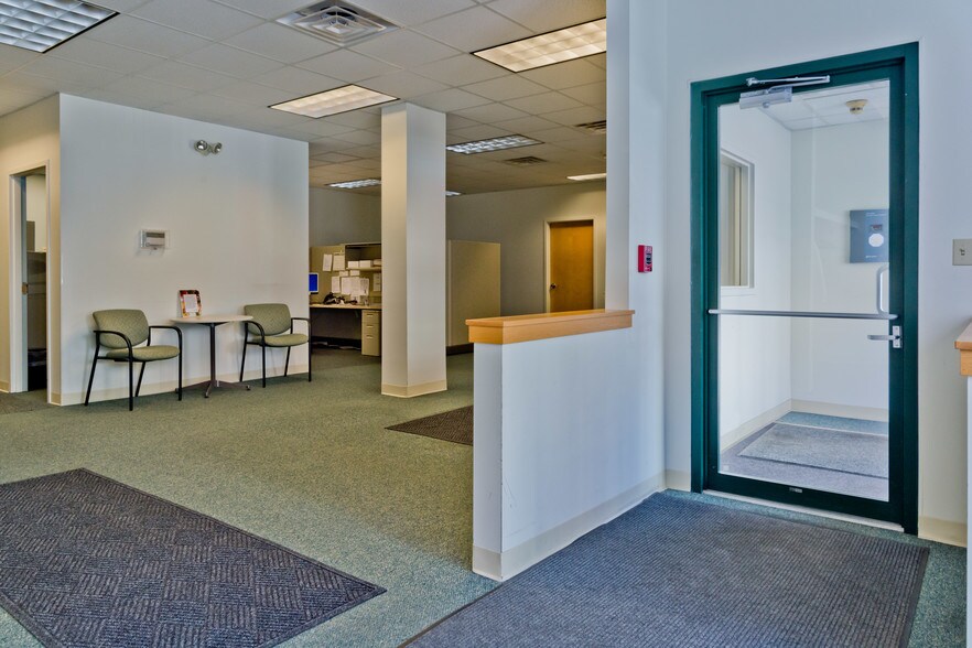 More Photos Of 211 Water St, Augusta Office For Sale