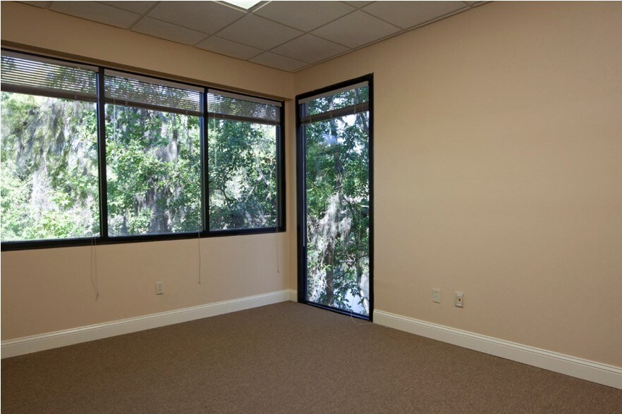 More Photos Of 8826 Goodbys Executive Dr, Jacksonville Office For Lease