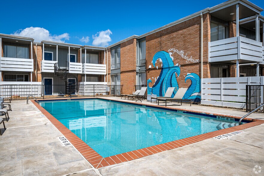More Photos Of 2041 San Sebastian Ct, Houston Apartments For Sale