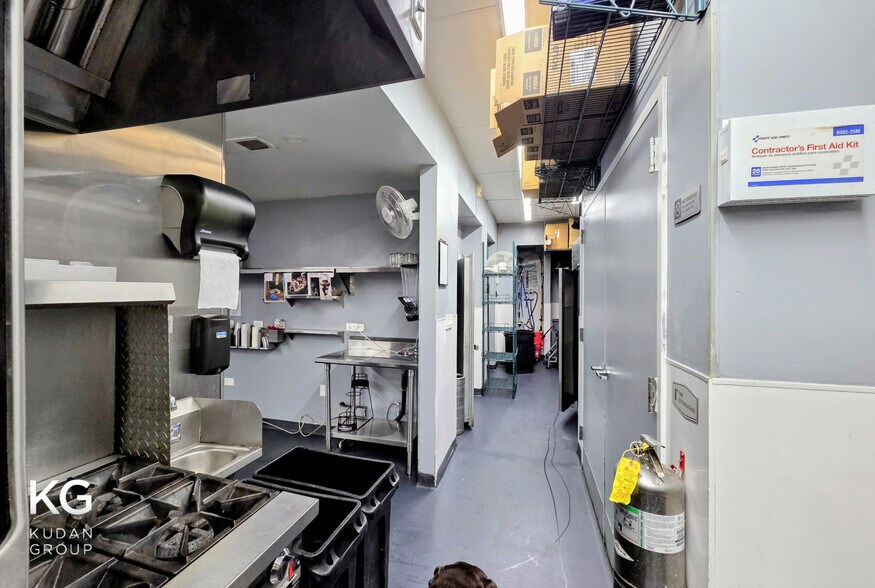 More Photos Of 3734 W Irving Park Rd, Chicago Restaurant For Lease