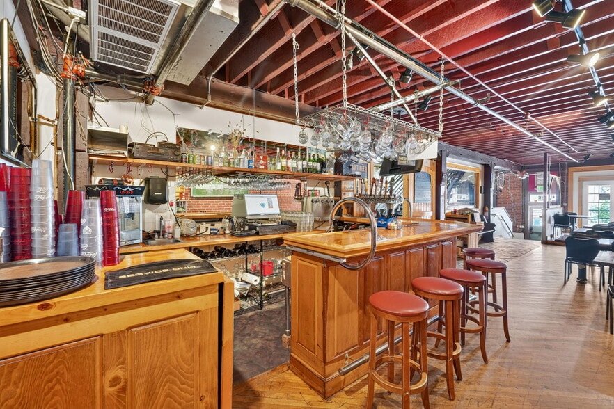 More Photos Of 615 S 1st Ave, Pocatello Restaurant For Sale