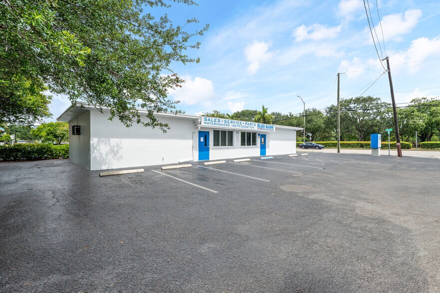 More Photos Of 624 W State Road 84, Fort Lauderdale Medical For Sale