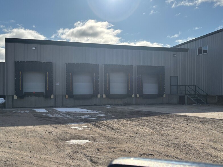 More Photos Of 4915 E Colonville Rd, Clare Warehouse For Lease