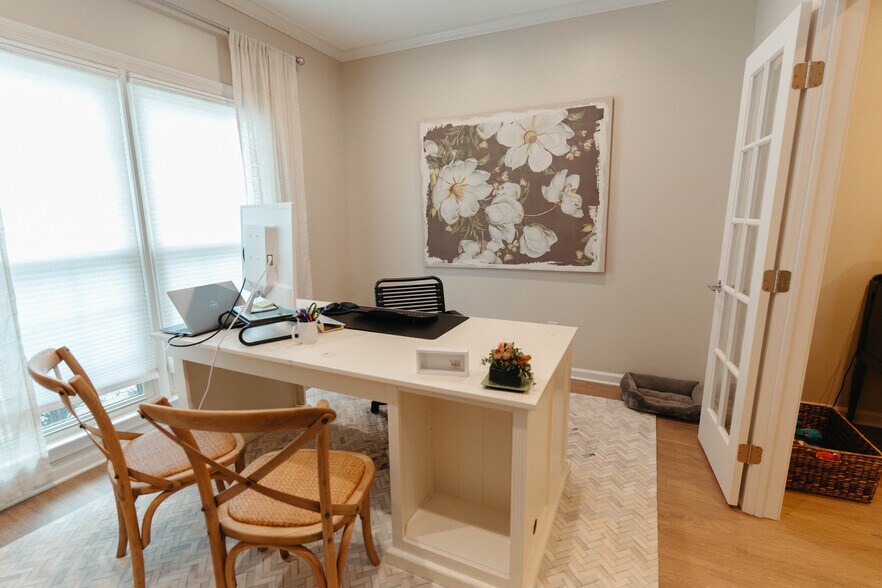 More Photos Of 540 SE Powder Springs St, Marietta Office Residential For Sale