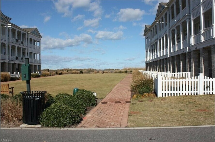 More Photos Of 9650 Shore Dr, Norfolk Veterinarian Kennel For Sale