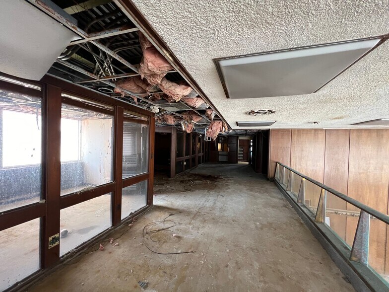 More Photos Of 100 N Main St, Corsicana Office Residential For Sale