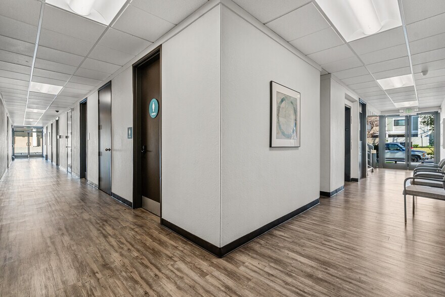 More Photos Of 27141 Hidaway Ave, Canyon Country Medical For Lease