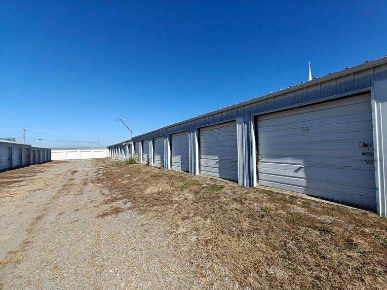 More Photos Of 200 E Rayne St, Tahlequah Self Storage For Sale