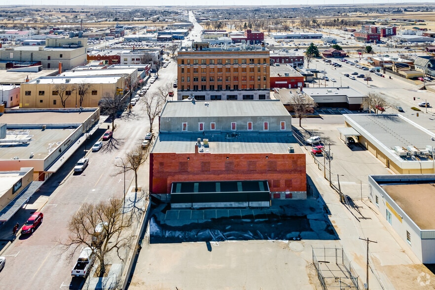 More Photos Of 705-709 N 2nd Ave, Dodge City Loft Creative Space For Lease